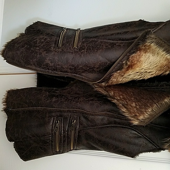 FAUX leather vest - Picture 5 of 8